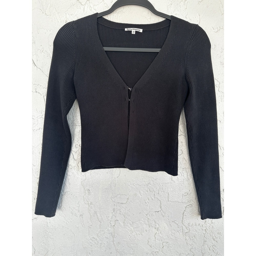 Reformation Black Ribbed Knit Hook and Eye Cropped Cardigan V-Neck Top XS